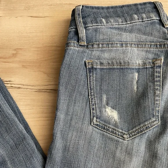 Guess Ripped Power Curve Mid Jeans - Picture 3 of 12